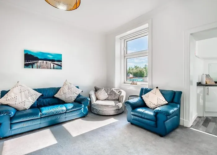 Kali Apartment - Spacious 3 Bed Apartment In Wishaw