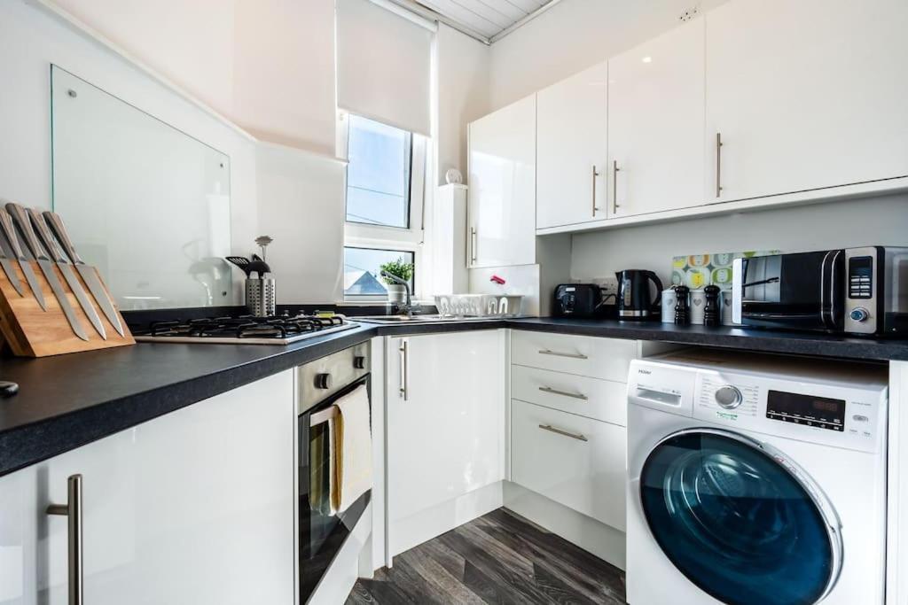 Апартаменты Kali - Spacious 3 Bed In Уишо